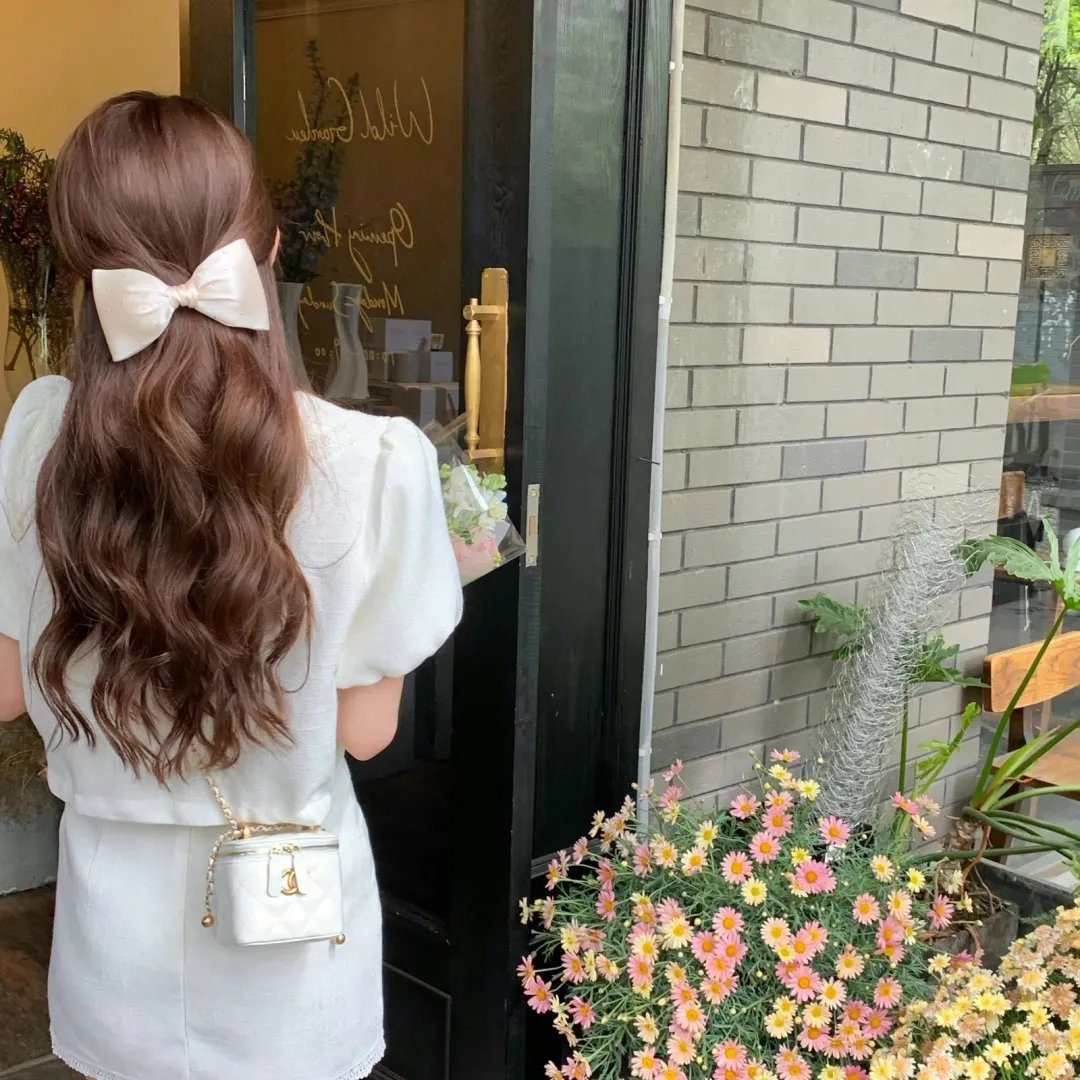 新婚夜，傻子老公抱紧了我